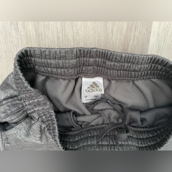 Grey adidas sweatpants - Picture 7 of 7